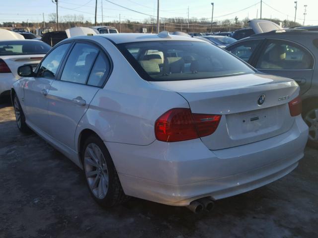 WBAPK7C58BA970259 - 2011 BMW 328 XI WHITE photo 3