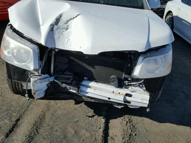 2CKDL63F166146931 - 2006 PONTIAC TORRENT WHITE photo 9