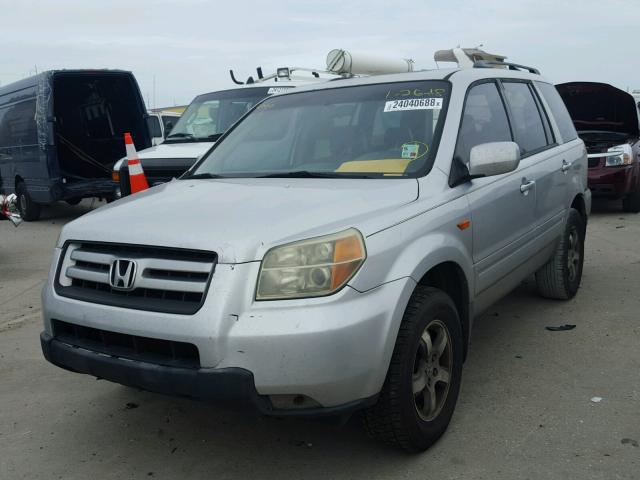 5FNYF28716B023490 - 2006 HONDA PILOT EX SILVER photo 2