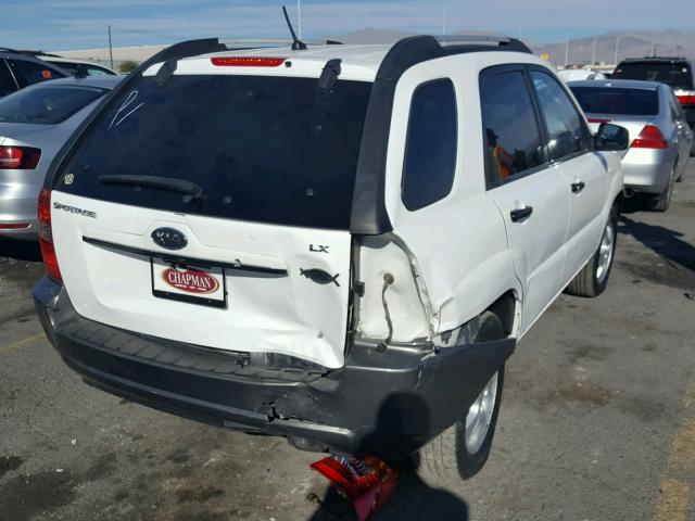 KNDJF724887461350 - 2008 KIA SPORTAGE L WHITE photo 4