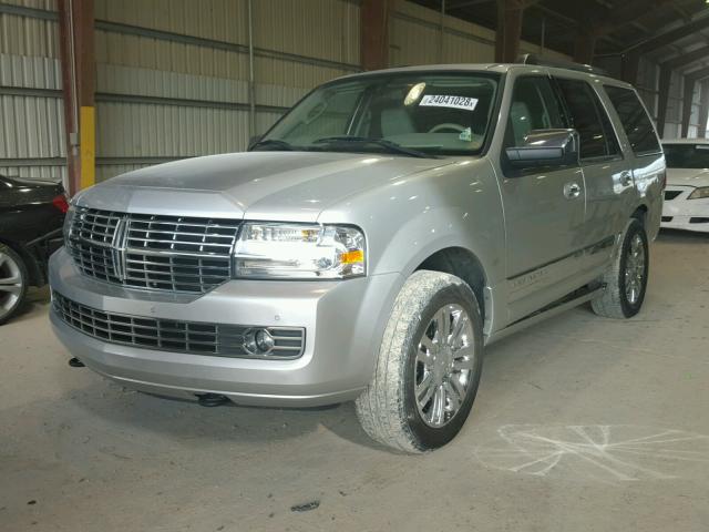 5LMJJ2H53AEJ02354 - 2010 LINCOLN NAVIGATOR ვერცხლისფერი ფოტო 2