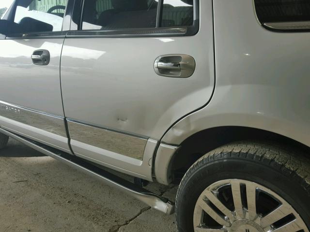 5LMJJ2H53AEJ02354 - 2010 LINCOLN NAVIGATOR ვერცხლისფერი ფოტო 9