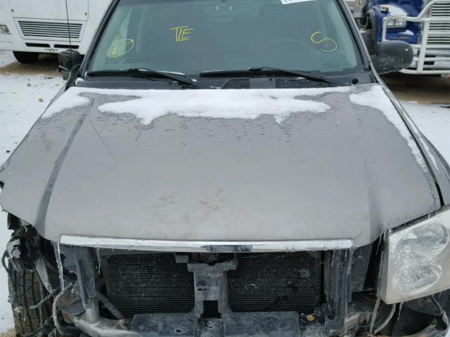 1GKET16S856192630 - 2005 GMC ENVOY XL GRAY photo 7