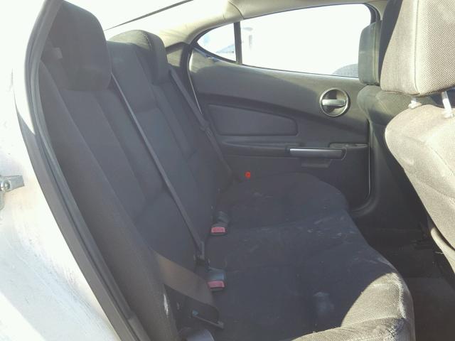 2G2WP552961157525 - 2006 PONTIAC GRAND PRIX WHITE photo 6