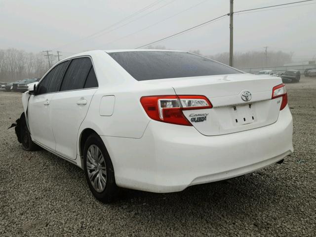 4T1BF1FKXCU532676 - 2012 TOYOTA CAMRY BASE WHITE photo 3