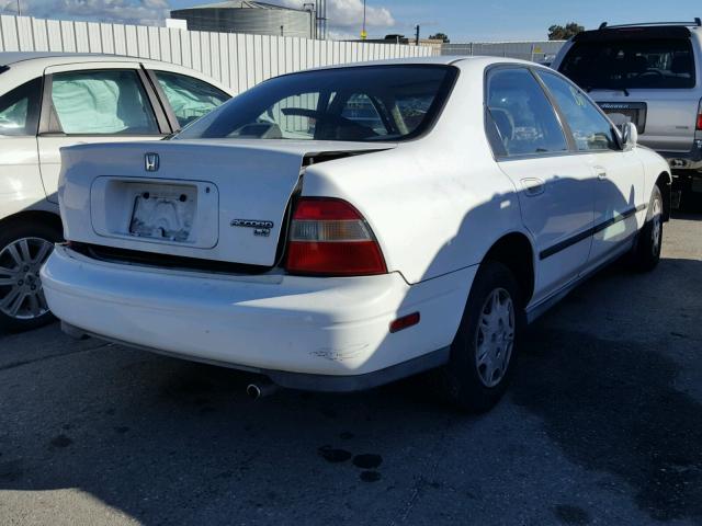 1HGCD5633SA127226 - 1995 HONDA ACCORD LX WHITE photo 4