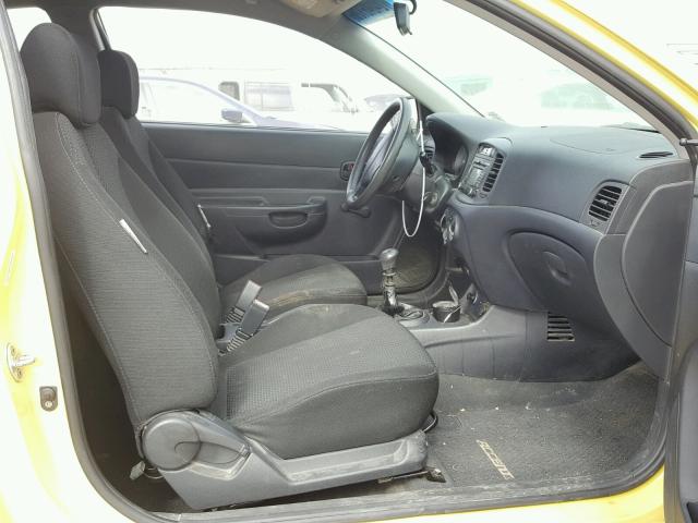 KMHCM36C69U122657 - 2009 HYUNDAI ACCENT GS YELLOW photo 5