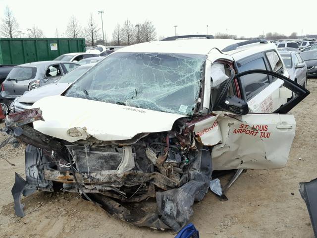 5TDKK3DC4BS021457 - 2011 TOYOTA SIENNA LE WHITE photo 9