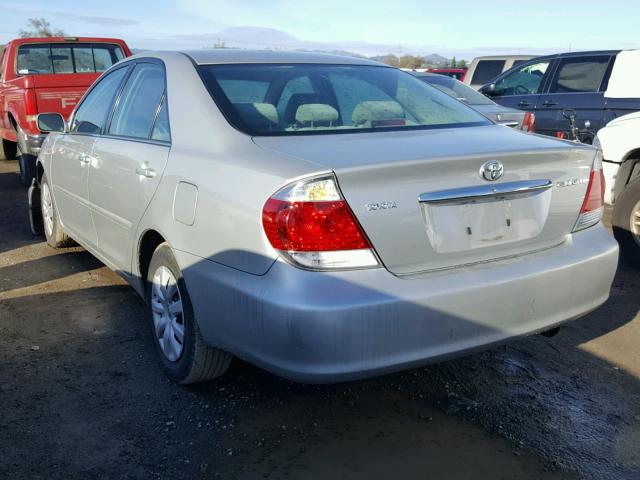 4T1BE32K25U059525 - 2005 TOYOTA CAMRY LE SILVER photo 3