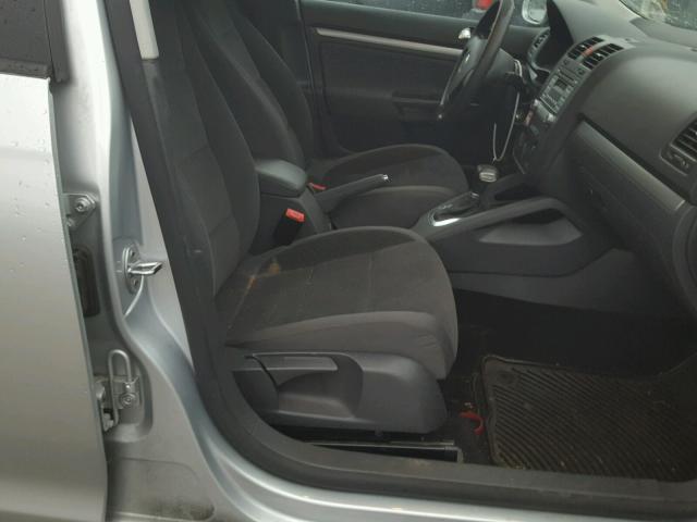 3VWMZ71K99M268584 - 2009 VOLKSWAGEN JETTA S 银色 照片 5