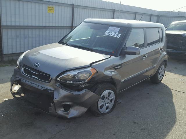 KNDJT2A56D7615716 - 2013 KIA SOUL GRAY photo 2