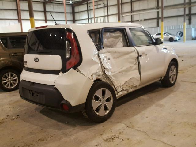 KNDJN2A21G7362213 - 2016 KIA SOUL WHITE photo 4