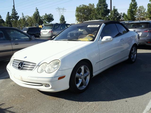 WDBTK65G55T052566 - 2005 MERCEDES-BENZ CLK 320 WHITE photo 2