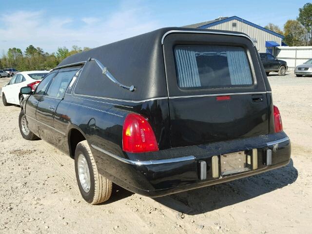 1L1FM81W7WY674816 - 1998 LINCOLN TOWN CAR BLACK photo 3