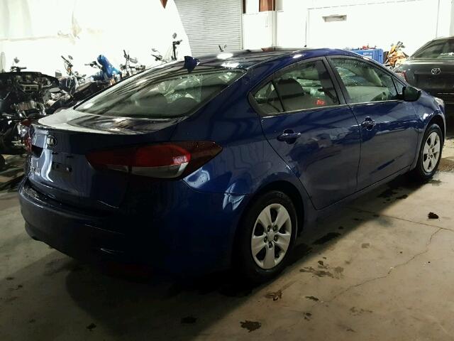 3KPFK4A7XHE012229 - 2017 KIA FORTE LX BLUE photo 4