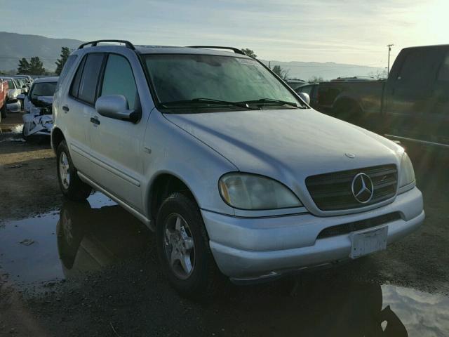 4JGAB54E71A265815 - 2001 MERCEDES-BENZ ML 320 SILVER photo 1