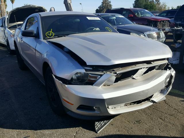1ZVBP8AM8B5159016 - 2011 FORD MUSTANG SILVER photo 1