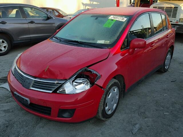 3N1BC13E49L479605 - 2009 NISSAN VERSA S RED photo 2