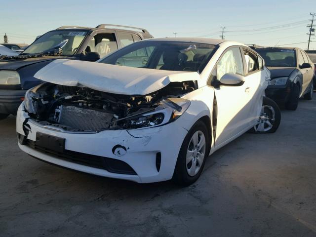 3KPFK4A71HE049444 - 2017 KIA FORTE LX WHITE photo 2