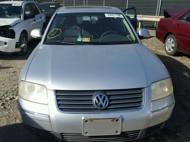 WVWPD63B24E210031 - 2004 VOLKSWAGEN PASSAT GLS SILVER photo 9