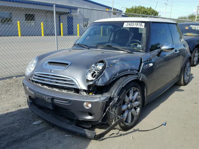 WMWRE33536TJ34653 - 2006 MINI COOPER S GRAY photo 2