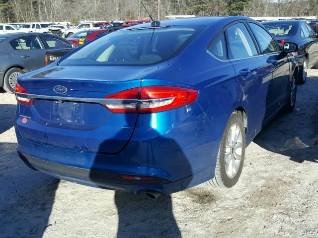 3FA6P0H73HR112641 - 2017 FORD FUSION SE BLUE photo 4