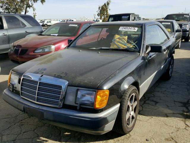 WDBEA50D0JA673500 - 1988 MERCEDES-BENZ 300 CE BLACK photo 2