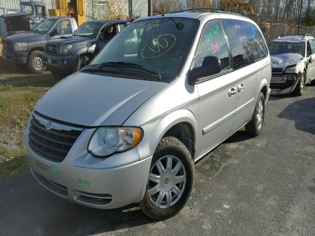 2A8GP54L07R297226 - 2007 CHRYSLER TOWN & COU SILVER photo 2