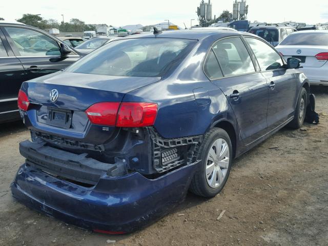 3VWD17AJ2EM428152 - 2014 VOLKSWAGEN JETTA SE BLUE photo 4