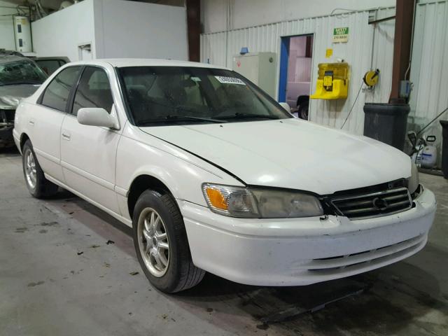 4T1BG22K21U786579 - 2001 TOYOTA CAMRY CE WHITE photo 1