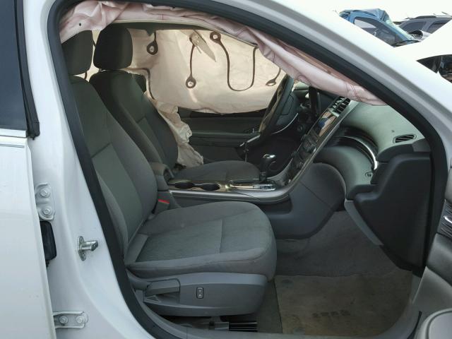 1G11B5SA8DF211203 - 2013 CHEVROLET MALIBU LS WHITE photo 5
