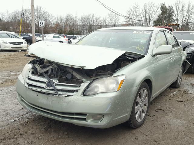 4T1BK36BX6U074777 - 2006 TOYOTA AVALON XL GREEN photo 2