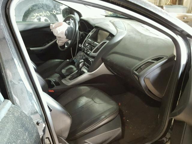 1FADP3F25EL218454 - 2014 FORD FOCUS SE BLACK photo 5