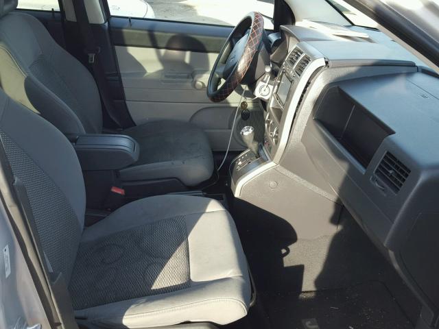 1J8FT47W77D378413 - 2007 JEEP COMPASS SILVER photo 5