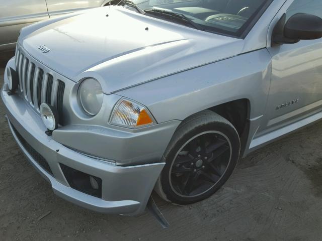 1J8FT47W77D378413 - 2007 JEEP COMPASS SILVER photo 9