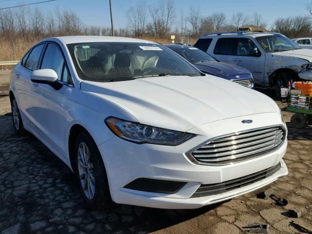 3FA6P0H78HR214145 - 2017 FORD FUSION SE WHITE photo 1