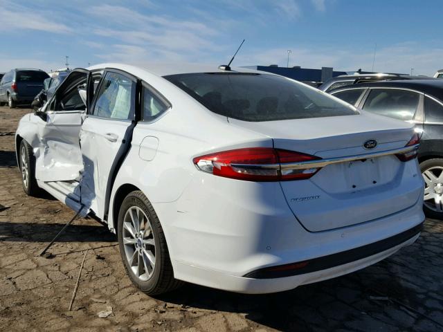 3FA6P0H78HR214145 - 2017 FORD FUSION SE WHITE photo 3