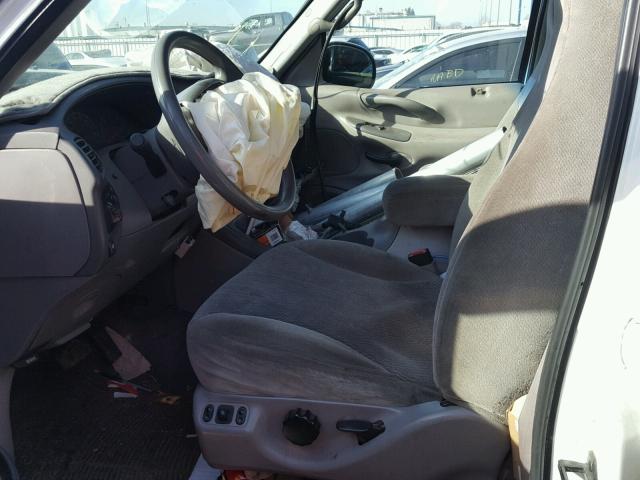 1FMPU18L1WLB60785 - 1998 FORD EXPEDITION WHITE photo 5