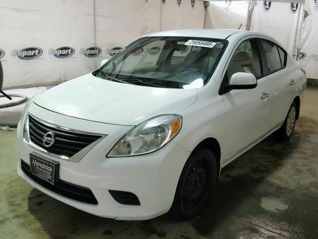 3N1CN7AP4CL909954 - 2012 NISSAN VERSA S WHITE photo 2