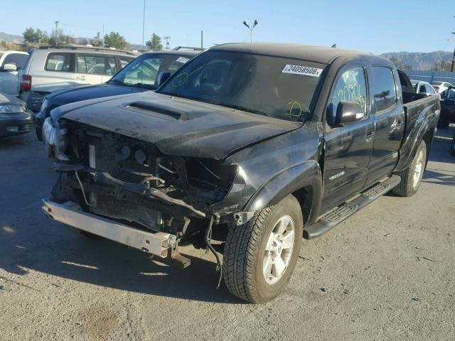 3TMKU4HN3FM046951 - 2015 TOYOTA TACOMA DOU BLACK photo 2