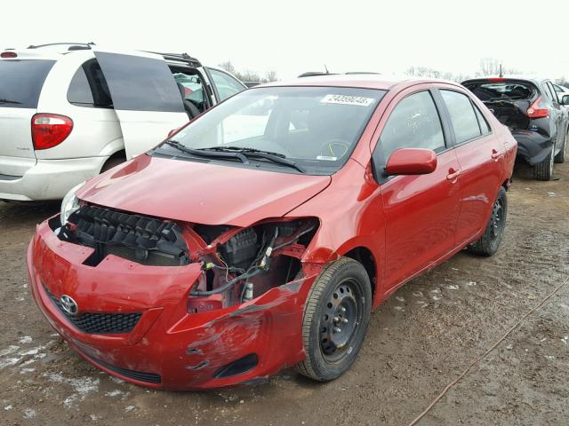 JTDBT4K39A1366131 - 2010 TOYOTA YARIS RED photo 2