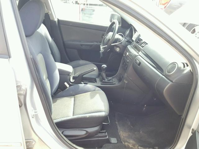 JM1BK12F151256319 - 2005 MAZDA 3 I SILVER photo 5