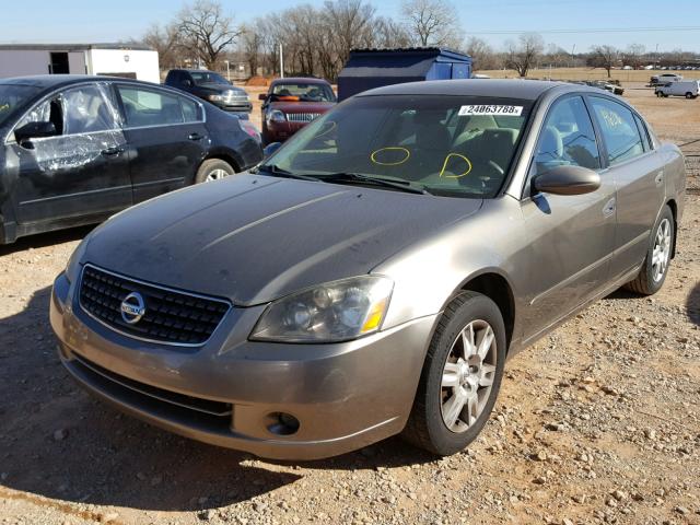 1N4AL11D65N401331 - 2005 NISSAN ALTIMA S GOLD photo 2