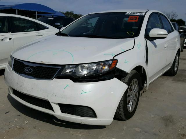 KNAFU4A27D5710685 - 2013 KIA FORTE EX WHITE photo 2