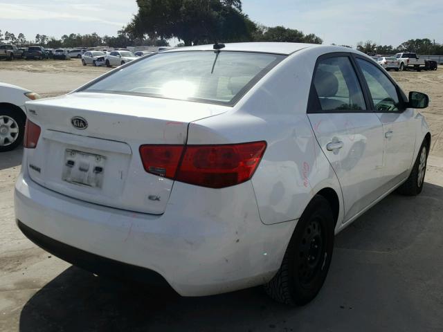 KNAFU4A27D5710685 - 2013 KIA FORTE EX WHITE photo 4