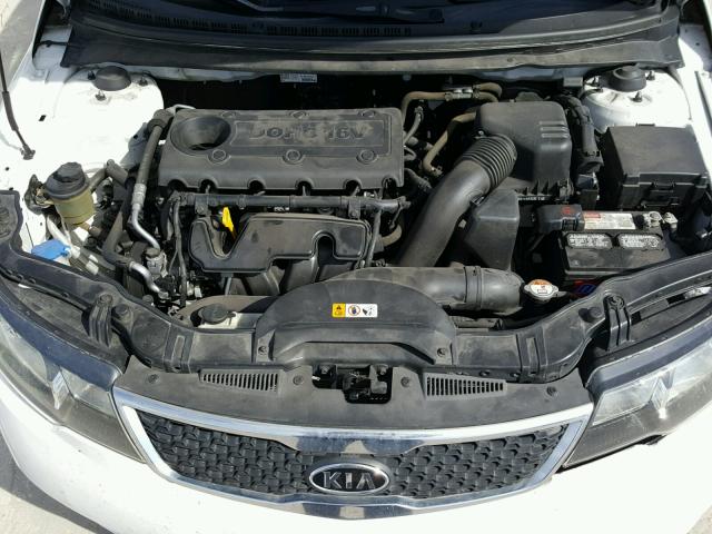 KNAFU4A27D5710685 - 2013 KIA FORTE EX WHITE photo 7