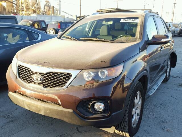 5XYKTDA60CG254767 - 2012 KIA SORENTO BA MAROON photo 2