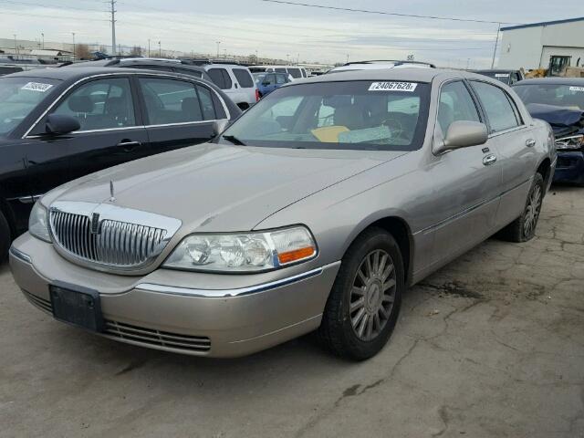 1LNHM81WX3Y674974 - 2003 LINCOLN TOWN CAR E TAN photo 2