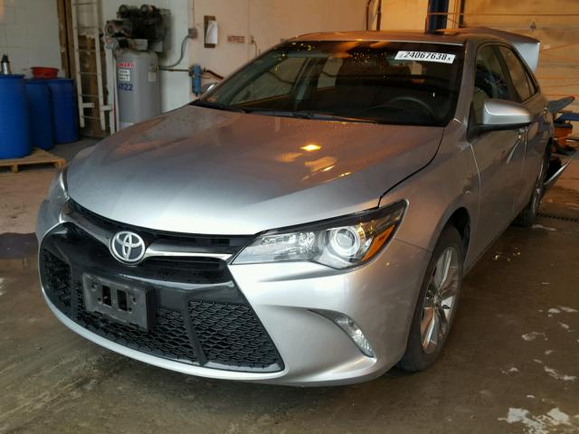 4T1BF1FK9FU095595 - 2015 TOYOTA CAMRY LE SILVER photo 2