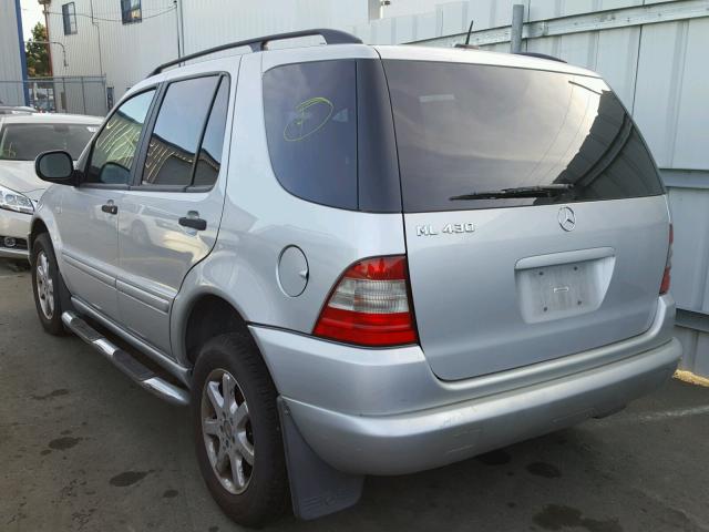 4JGAB72E0YA162888 - 2000 MERCEDES-BENZ ML 430 银色 照片 3